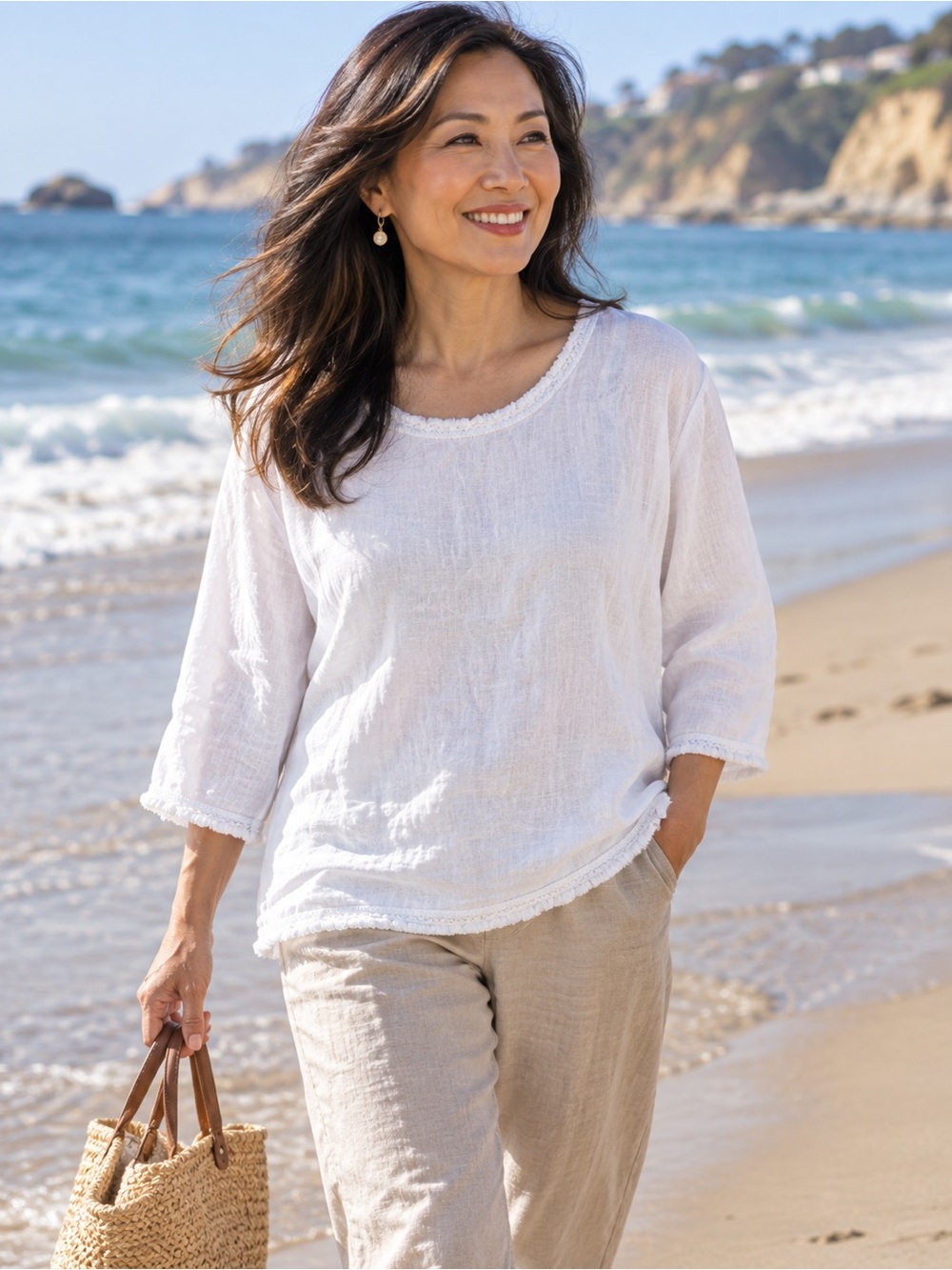 Kaktus White Scoop-Neck Lightweight Tunic Top